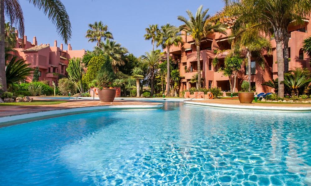 Beachside apartments and penthouses for sale in Marbella East 21323