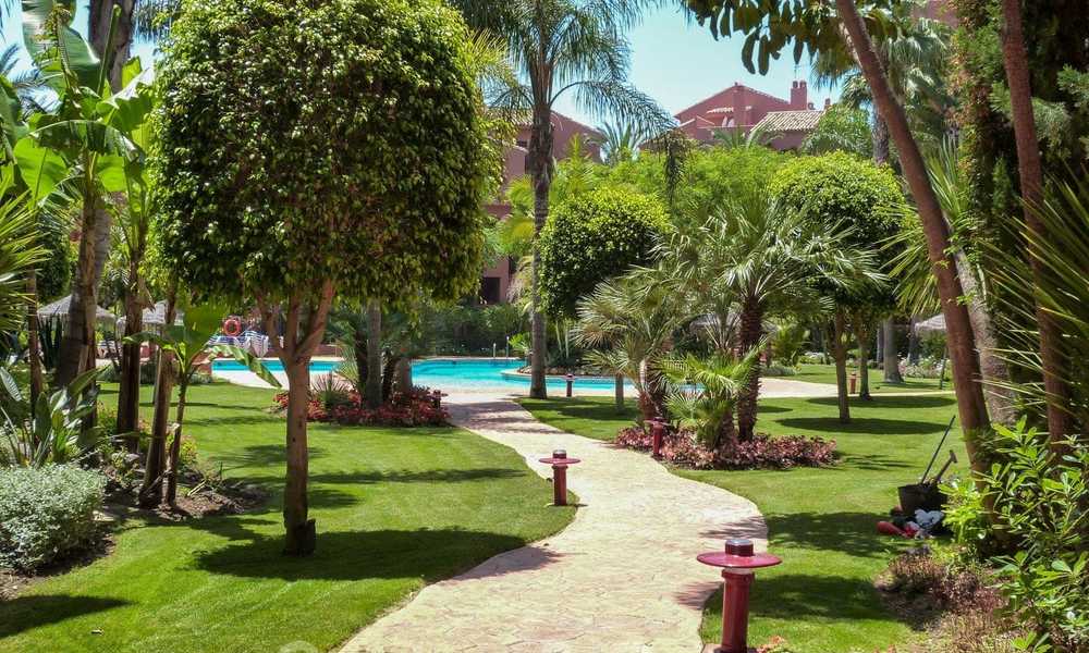 Beachside apartments and penthouses for sale in Marbella East 21329