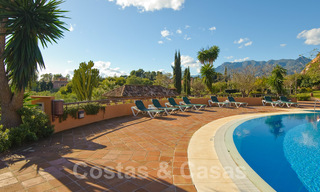 Luxury apartments for sale near the beach in a prestigious complex, just east of Marbella town 22960 