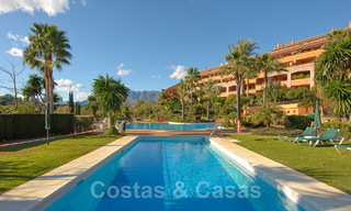 Luxury apartments for sale near the beach in a prestigious complex, just east of Marbella town 22961 
