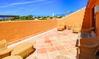 Luxury apartments for sale near the beach in a prestigious complex, just east of Marbella town 22977 