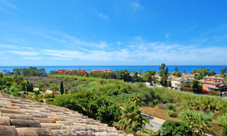 Luxury apartments for sale near the beach in a prestigious complex, just east of Marbella town 22978 