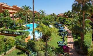 Luxury apartments for sale near the beach in a prestigious complex, just east of Marbella town 22987 