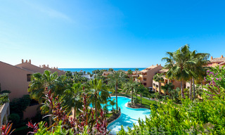 Luxury apartments for sale near the beach in a prestigious complex, just east of Marbella town 22990 