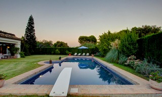 Luxury villa for sale on the Golden Mile in Marbella, walking distance to beach and Puente Romano 5580 